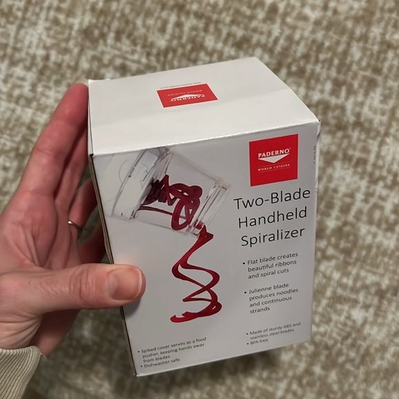 Handheld spiral peeler nwt - Picture 3 of 3